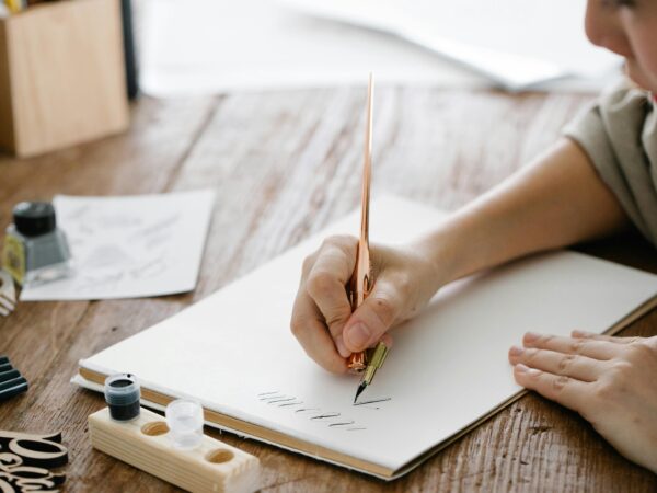 Content writer creating prompts and evaluating AI responses for machine learning training project