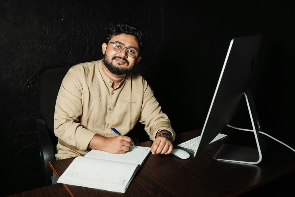 Ghar Baithe Content Writer Intern Banein – Stipend ₹15,000/Month