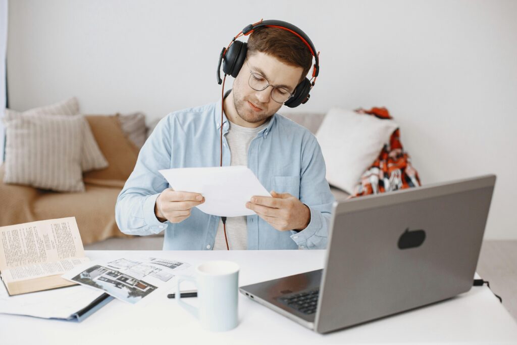 Hindi Bhashi Voice Work From Home Job