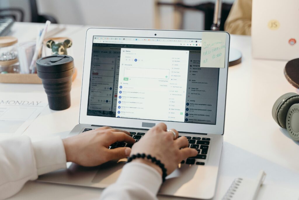 Email and Chat Process Intern Requirements – Written English Typing Speed Graduate Laptop Internet Remote Inficore Soft Email & Chat Process Job 2026