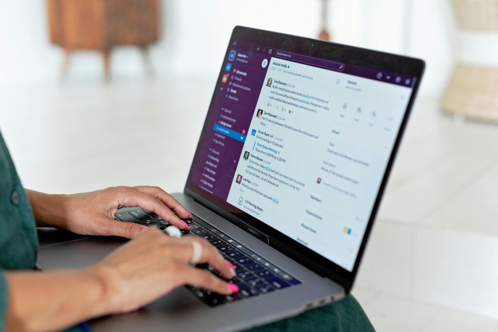 Chat Process Work From Home Job– Salary ₹20,000, Graduation Nahi Chahiye
