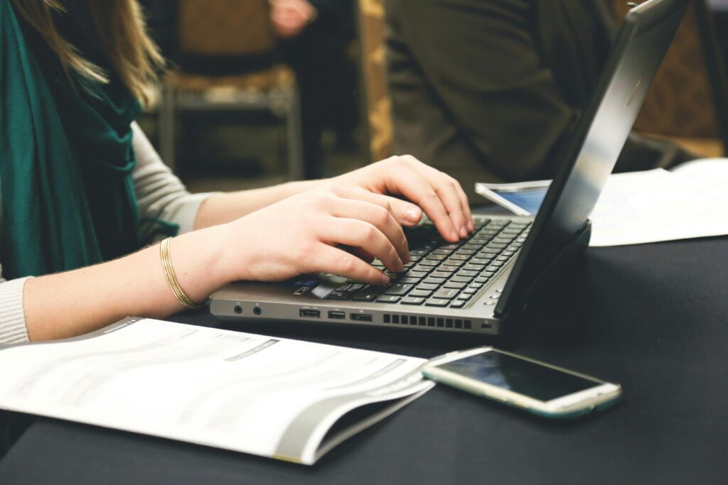 Data Entry Operator – Work From Home Webmint Consultant