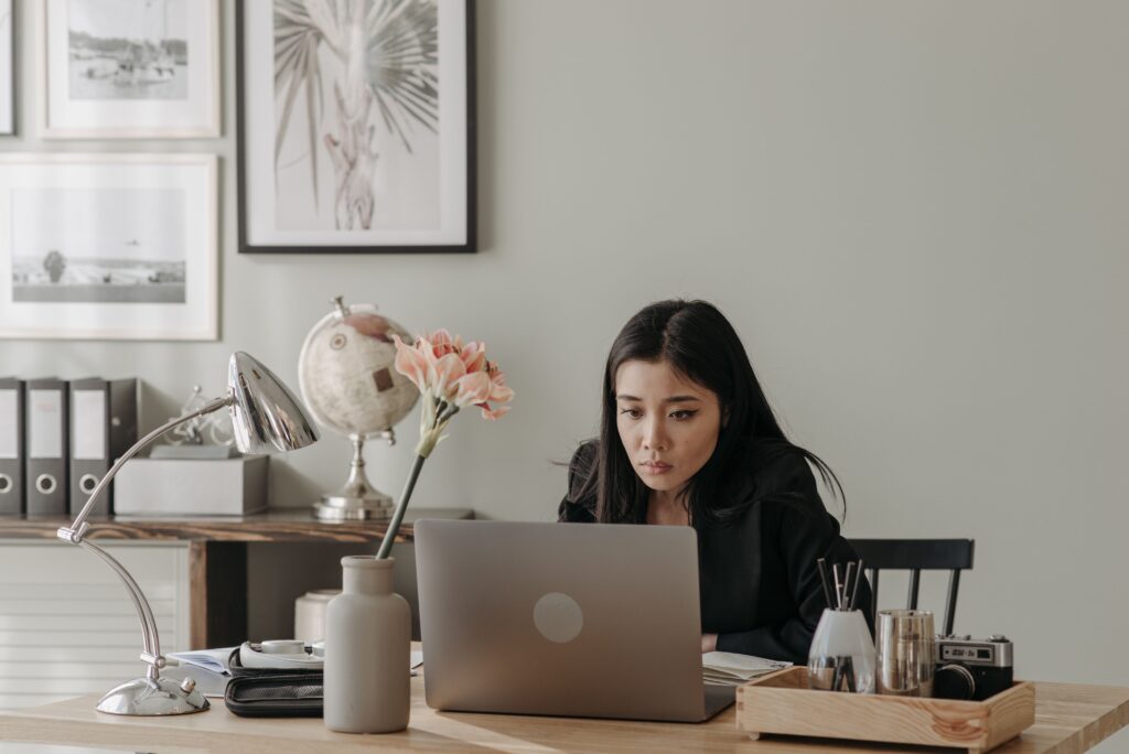 20 Work From Home Jobs for Housewives in India – Complete Guide with Salary and Skills 20 Remote Jobs for Housewives in India
