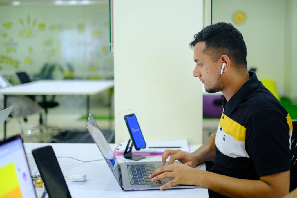 Perle Hindi Transcription Job – Expert Audio Transcriber Required for Delhi UP Bihar MP Rajasthan Mumbai Regions Expert Audio Transcriber, Hindi –(Remote Internship Job)
