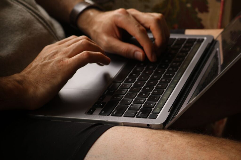 Freshers applying online for Data Entry Executive job – No graduation required, 0-4 years experience welcome