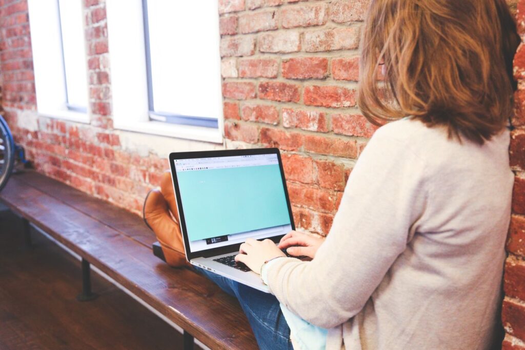 Excel data management skills for SBI Card Executive KYC job Gurugram – KYC executive using Excel VLOOKUP pivot table for credit card data reconciliation